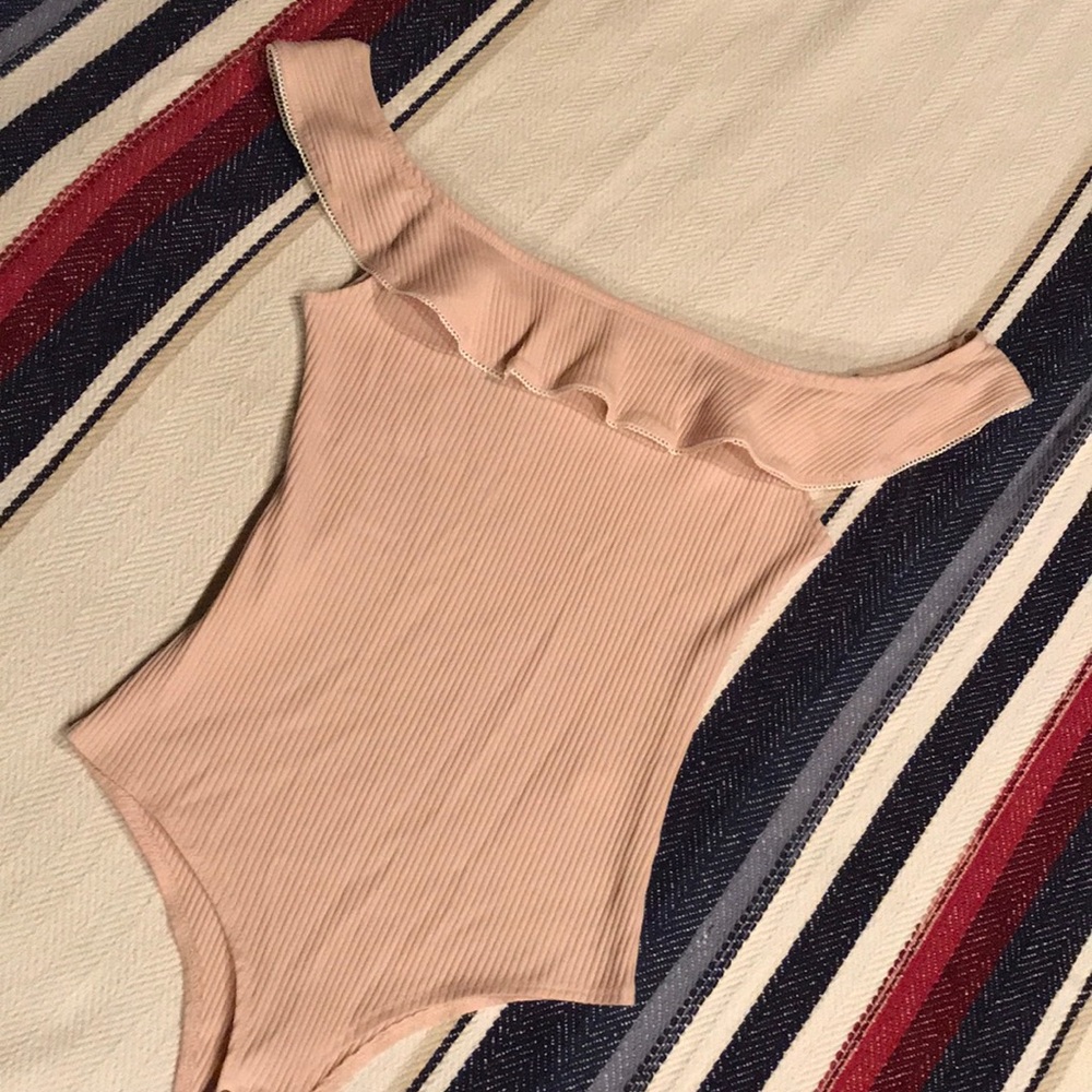 YFB Off the Shoulder ribbed bodysuit Like New - Picture 1 of 5